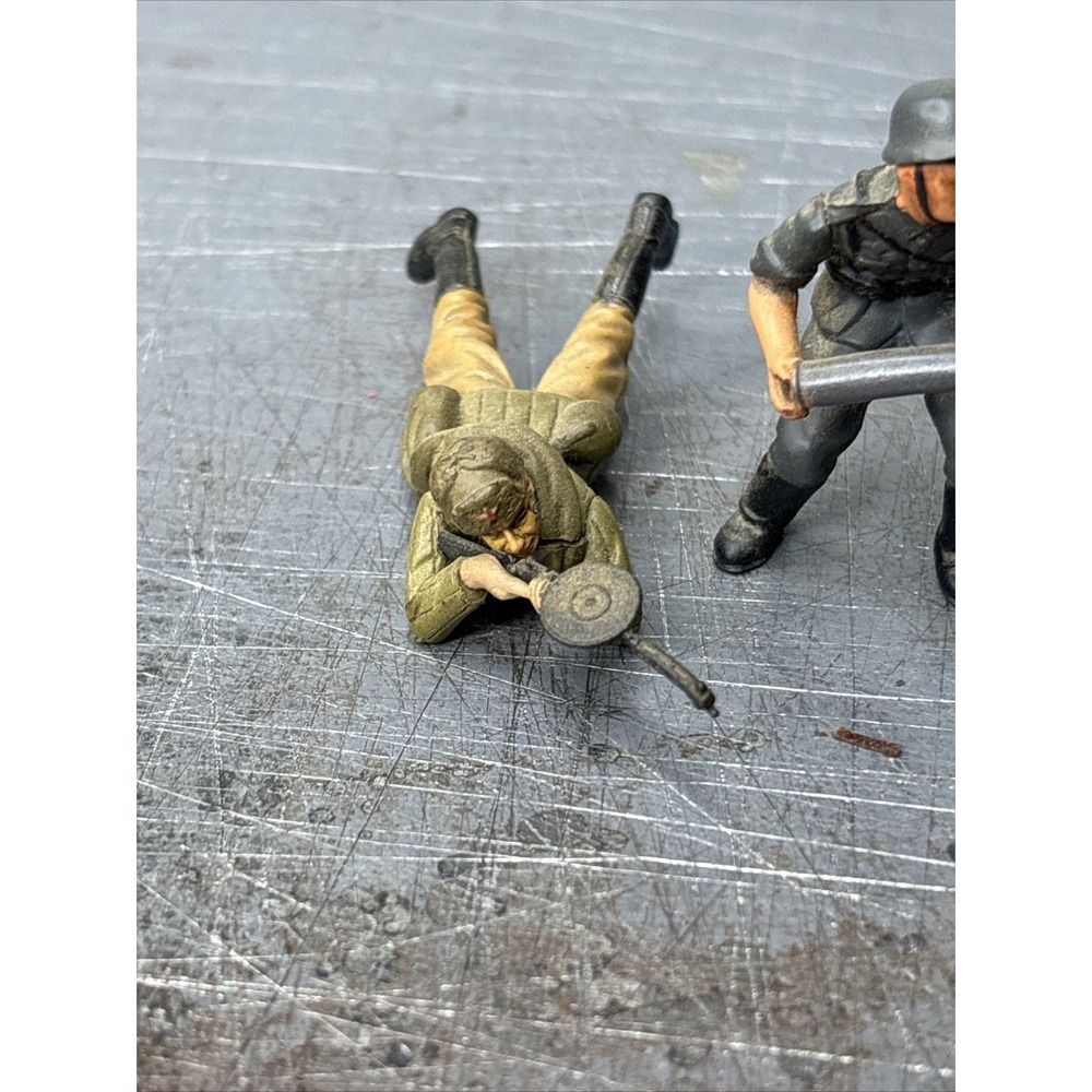 Lot of 4 WWII Soldiers & Officers 1:35 Scale Models‎ Completed and Painted - Picture 2 of 6